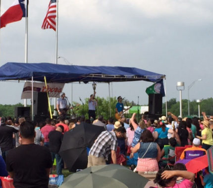 Festival de Cascarones concludes Fiesta 2015 - The Mesquite Online News - Texas A&M University-San Antonio