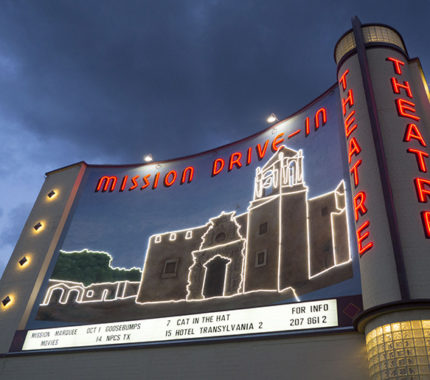 Outdoor theatre connects families - The Mesquite Online News - Texas A&M University-San Antonio
