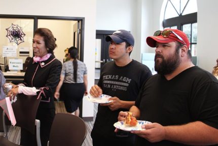 Pizza reigns over politics - The Mesquite Online News - Texas A&M University-San Antonio
