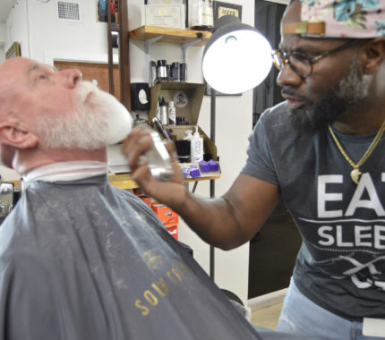 Local barber succeeds in his career choice - The Mesquite Online News - Texas A&M University-San Antonio