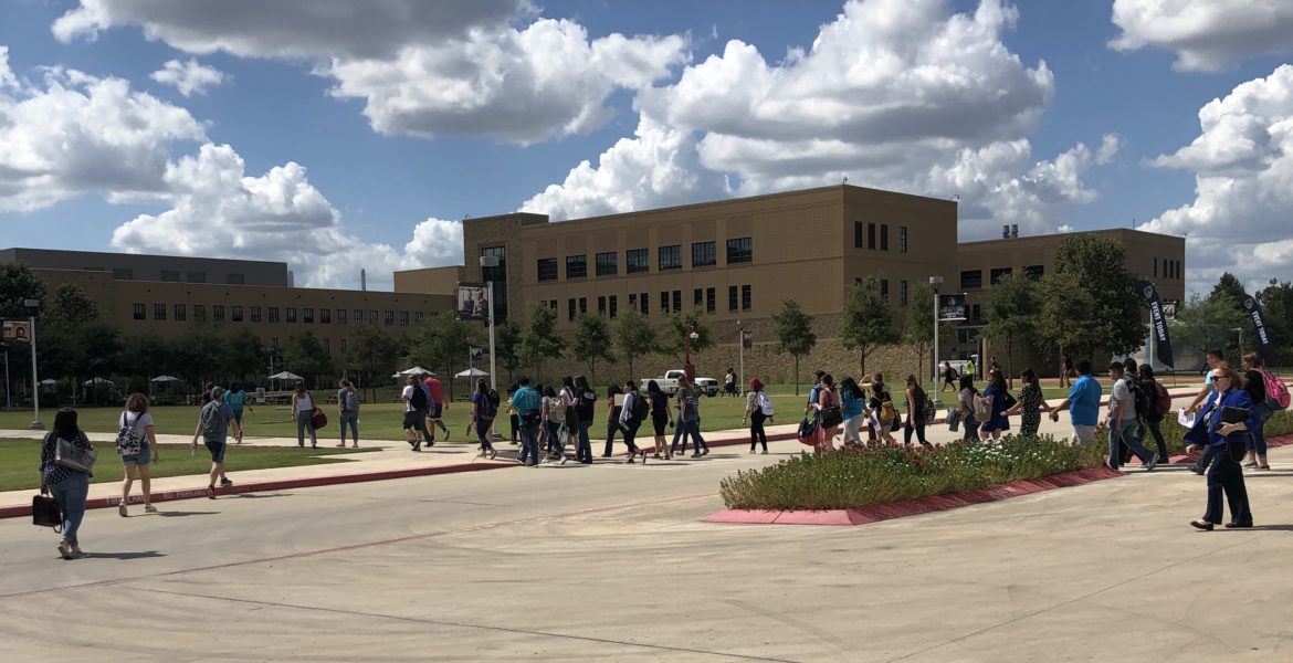 Fire alarm disrupts first day of classes - The Mesquite Online News - Texas A&M University-San Antonio