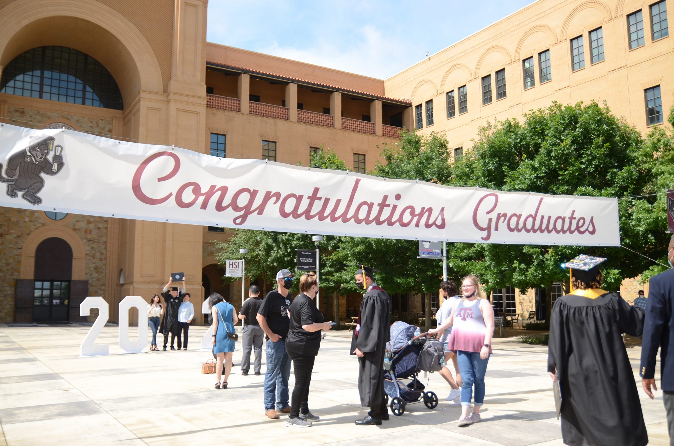 Spring 2021 Graduates Celebrate Virtually, In Person | Texas A&M ...