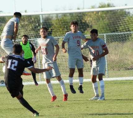 Men’s soccer team: scores and highlights from the week of Oct. 3 - The Mesquite Online News - Texas A&M University-San Antonio