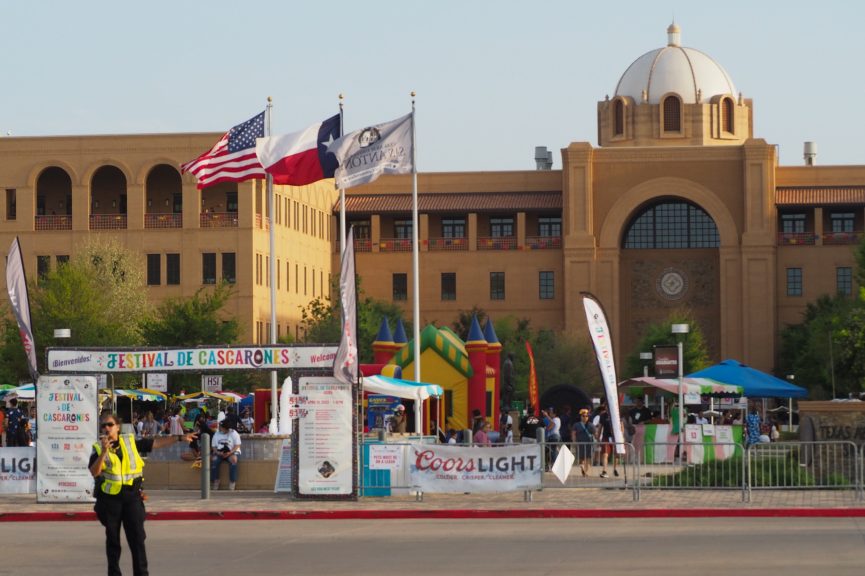 Festival De Cascarones ends Fiesta with a smash - The Mesquite Online News - Texas A&M University-San Antonio