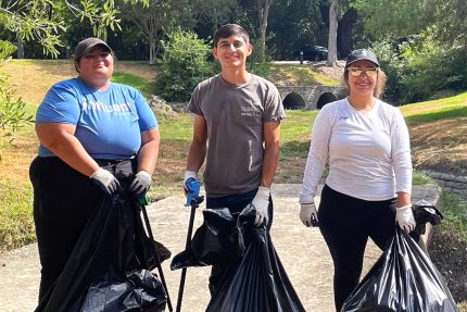 Student club helps preserve environment at VIDA trail near campus - The Mesquite Online News - Texas A&M University-San Antonio