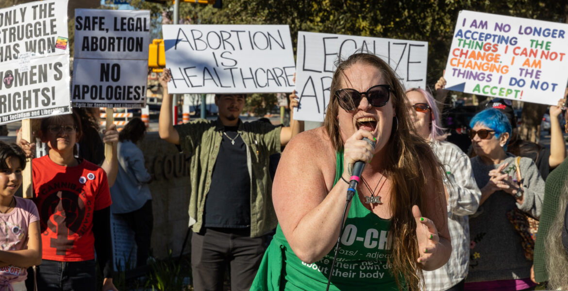 ‘Motherhood should be a choice!’ Protesters host rally at the federal courthouse lawn on 50th anniversary of Roe v. Wade - The Mesquite Online News - Texas A&M University-San Antonio