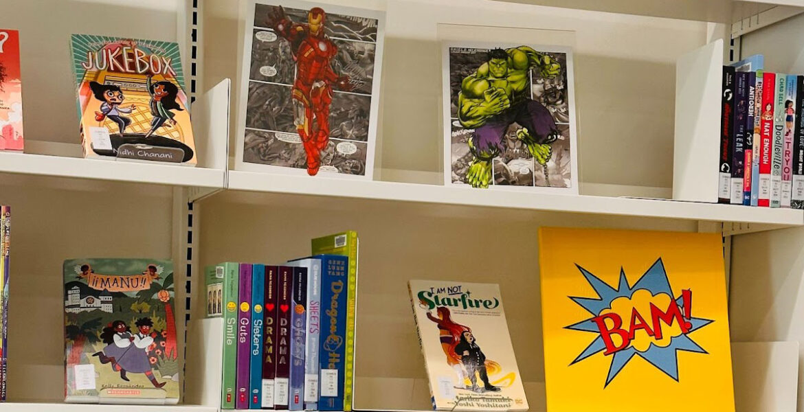 Students can flip through expansive collection at library for National Comic Book Day - The Mesquite Online News - Texas A&M University-San Antonio