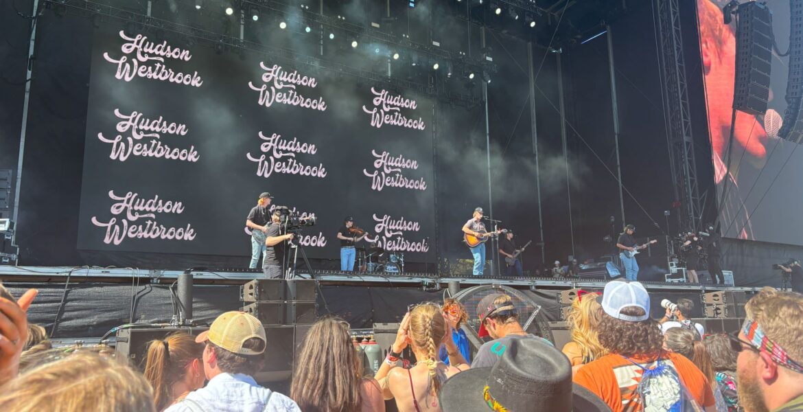 REVIEW: New-faced country star debuts at Austin City Limits, leaves room for growth - The Mesquite Online News - Texas A&M University-San Antonio