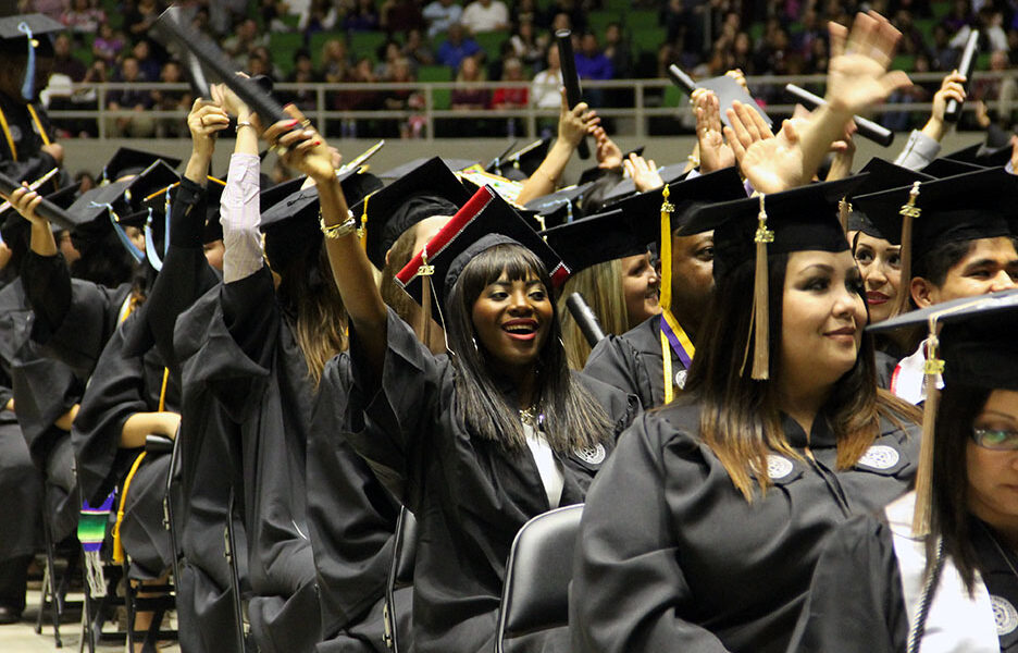 A&M-San Antonio seniors can celebrate fall commencement with these on-campus events - The Mesquite Online News - Texas A&M University-San Antonio