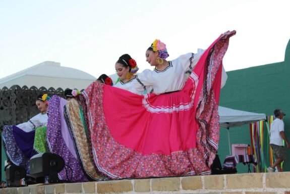 Viva Women Mexico Festival spotlights Latina entrepreneurs and musicians - The Mesquite Online News - Texas A&M University-San Antonio