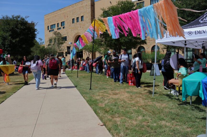 Penny Social welcomes students back to campus - The Mesquite Online News - Texas A&M University-San Antonio