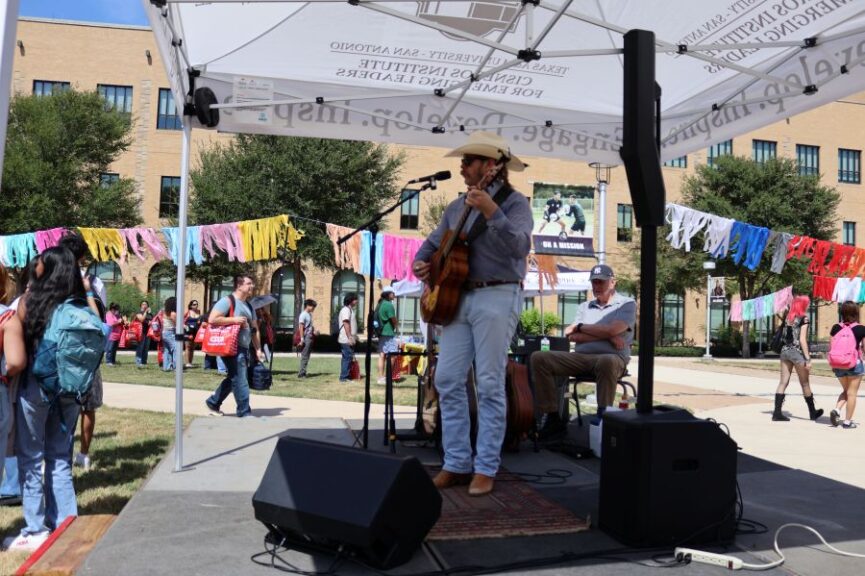 Penny Social welcomes students back to campus - The Mesquite Online News - Texas A&M University-San Antonio