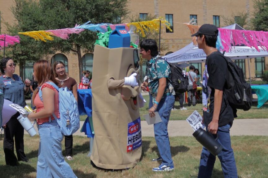 Penny Social welcomes students back to campus - The Mesquite Online News - Texas A&M University-San Antonio